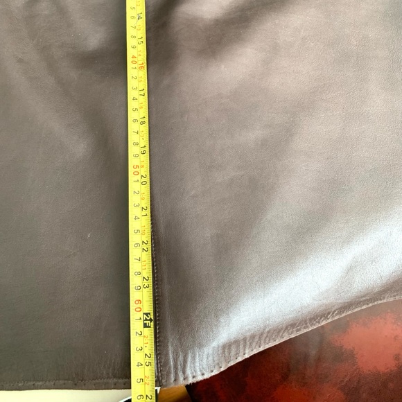 Soft and shiny dark brown real lamb leather skirt just at knee Eur size 42 US 10 - Picture 12 of 13